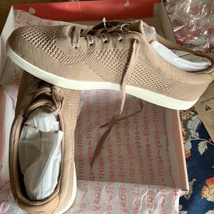 12M Easy Spirit Marie 2 sneaker
